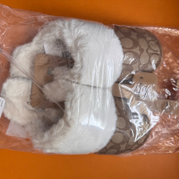 Coach Khaki and White Fur Slippers Brand New - Picture 7 of 11
